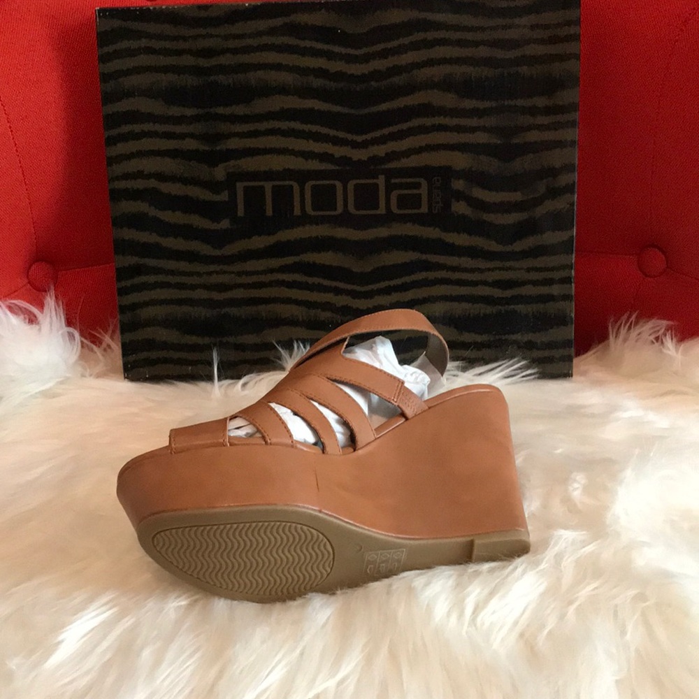 Moda Platform Wedges - Picture 3 of 5